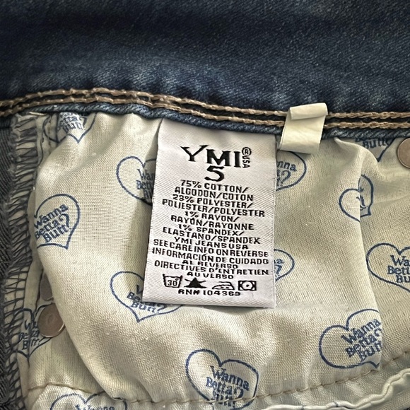 YMI WannaBettaButt? Women’s Denim Cuffed & Distressed Shorts. Size 5. 31” Waist. - Picture 5 of 6